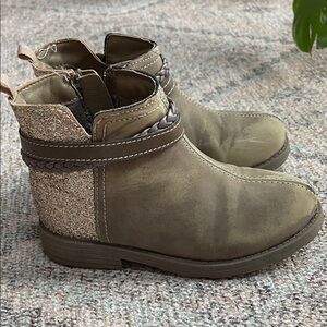 Carter's gold and Brown Kids Ankle Boots 13